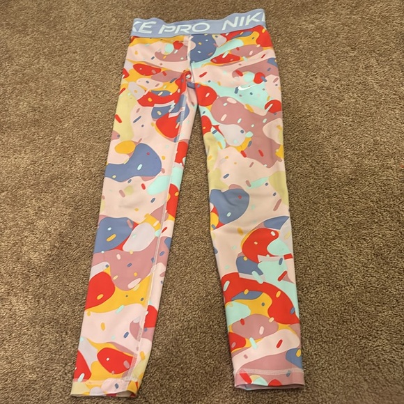 Matching Nike set - Picture 2 of 4